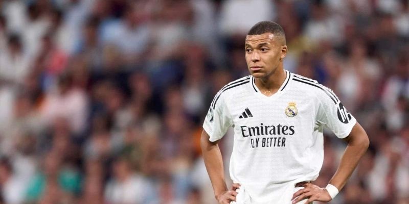 Mbappe gửi tin buồn đến Real Madrid trước CWC 3 Phương án thay thế Mbappe trong đội hình xuất phát